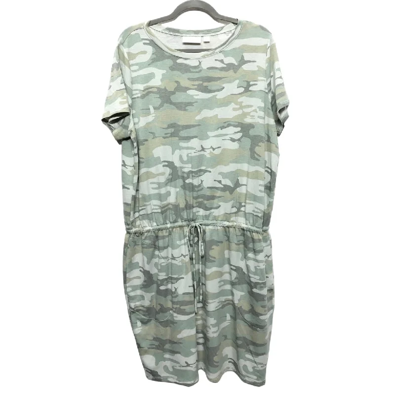 Dress Casual Short By Belle By Kim Gravel In Camouflage Print, Size: L