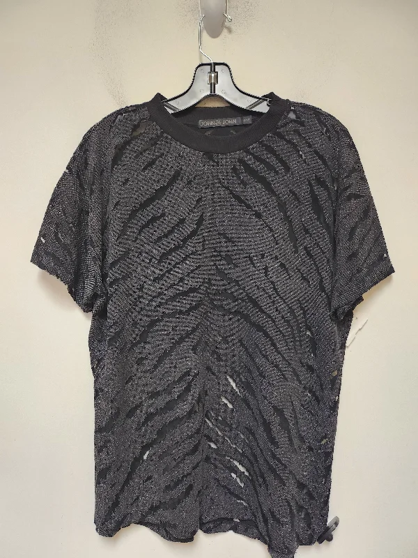 Top Short Sleeve By Clothes Mentor In Black, Size: S