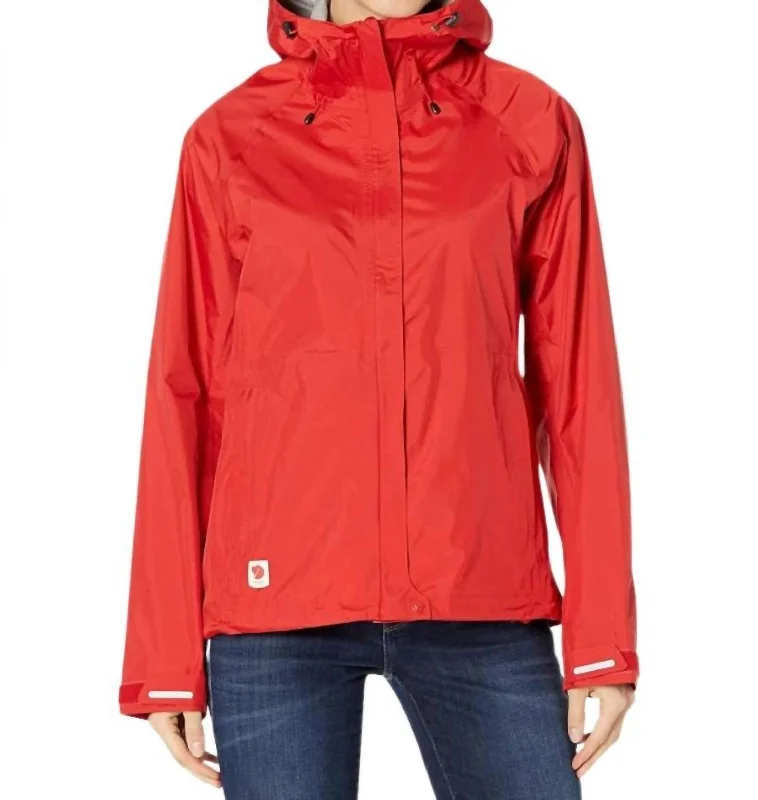 High Coast Hydratic Jacket In True Red